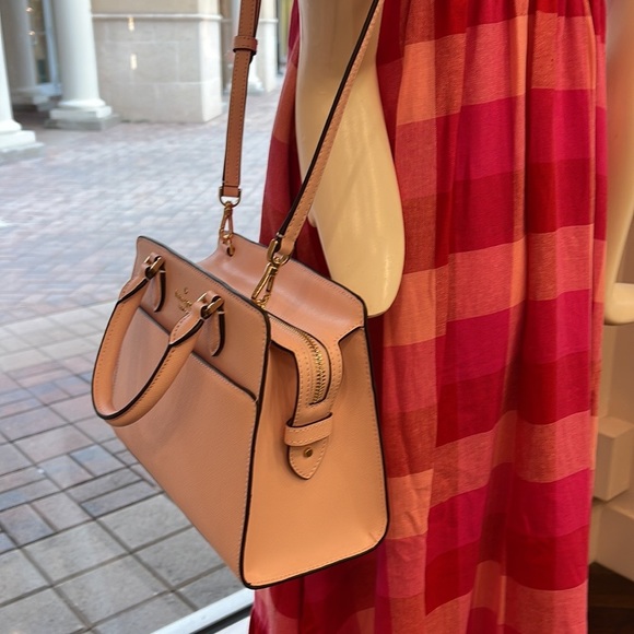 Kate Spade Madison Saffiano Leather Small Satchel
Conch Pink
NWT - Picture 15 of 16